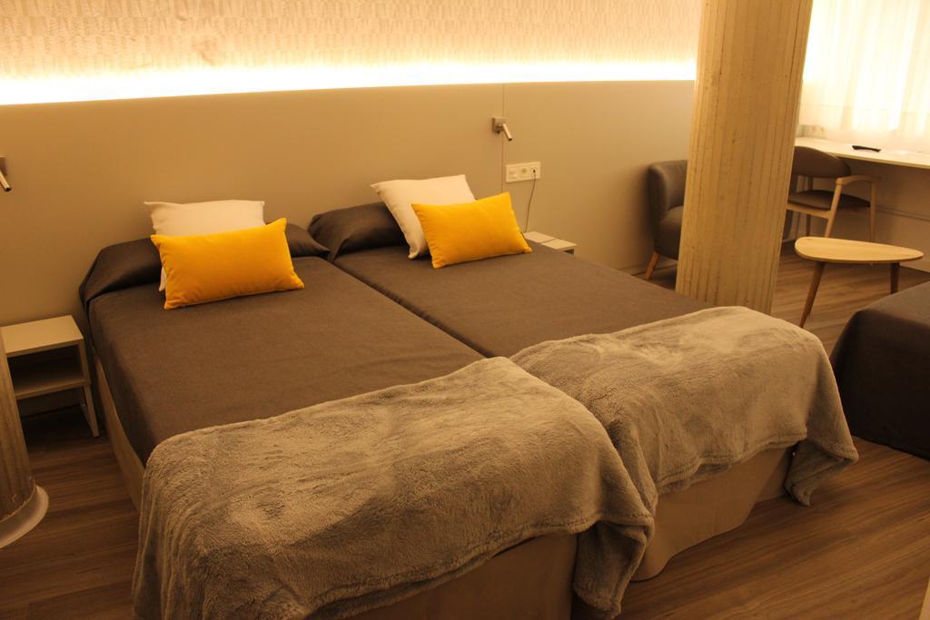 Residencia D'Investigadors Hostel บาร์เซโลนา ภายนอก รูปภาพ